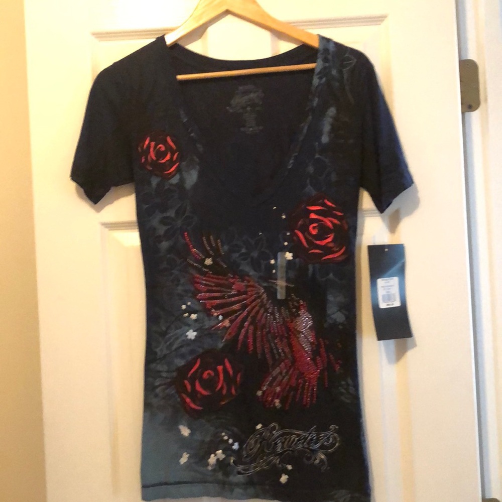 V-neck T-shirt